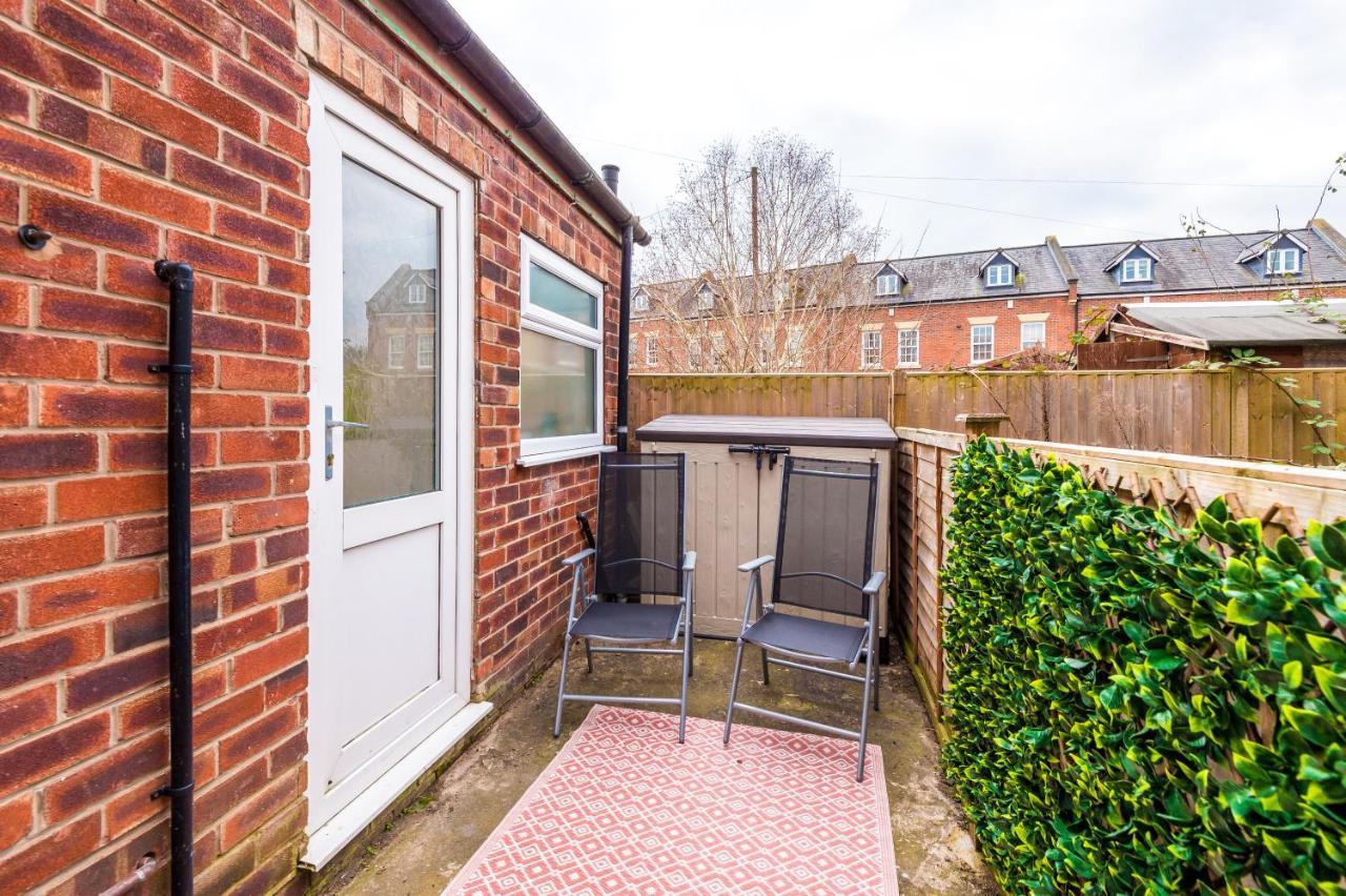 Stunning 3-Bed Home In Nantwich By 53 Degrees Property - Amazing Location, Ideal For Groups - Sleeps 6 Exterior foto